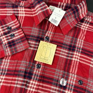NWT True Craft Men’s Flannel Shirt Red Rouse Plaid No Tucking Needed Sz Lg J4